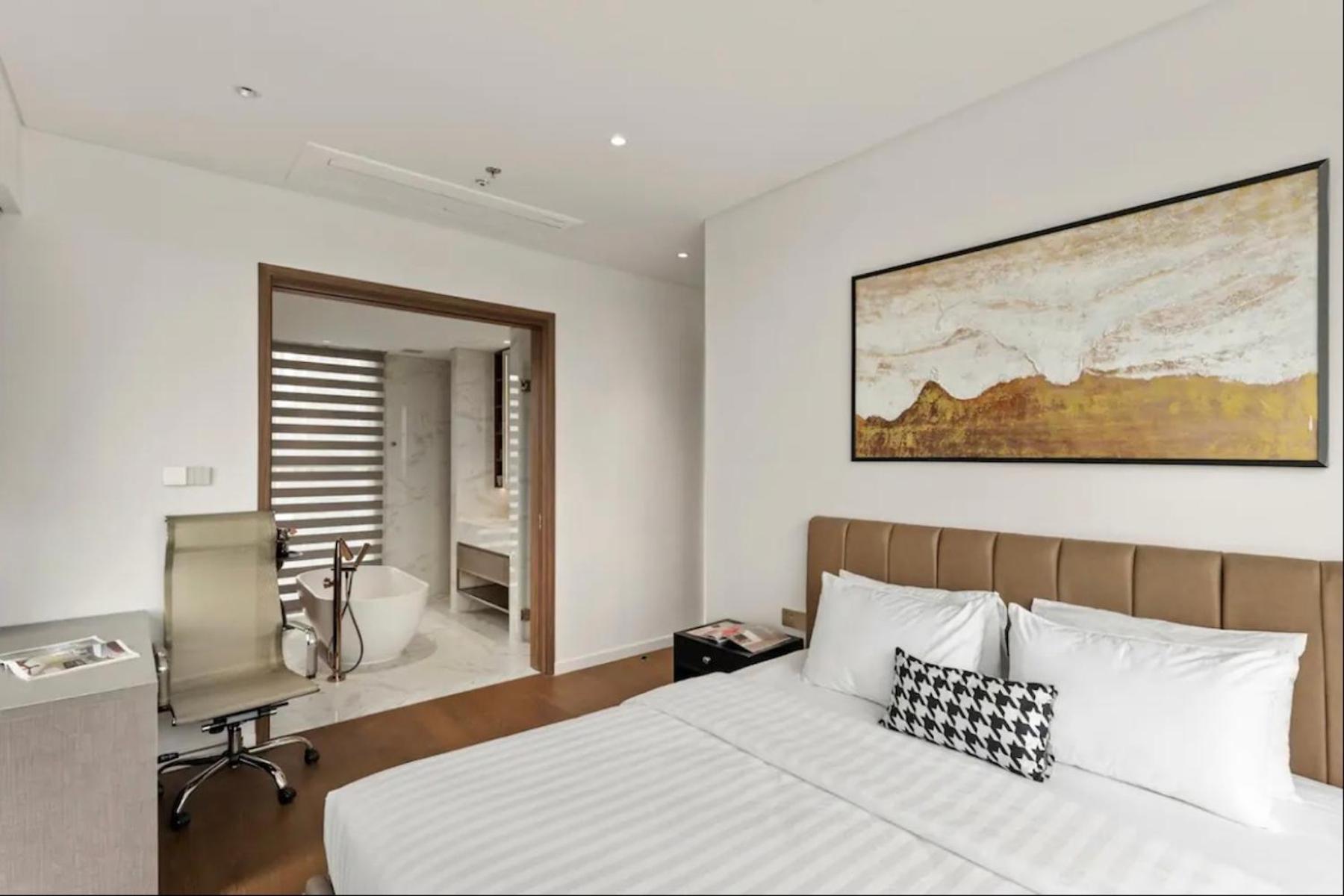 The Crest-Central Saigon Riverside -Free Pool-Gym-Sauna Room-Yoga Room Ho Chi Minh City Exterior photo