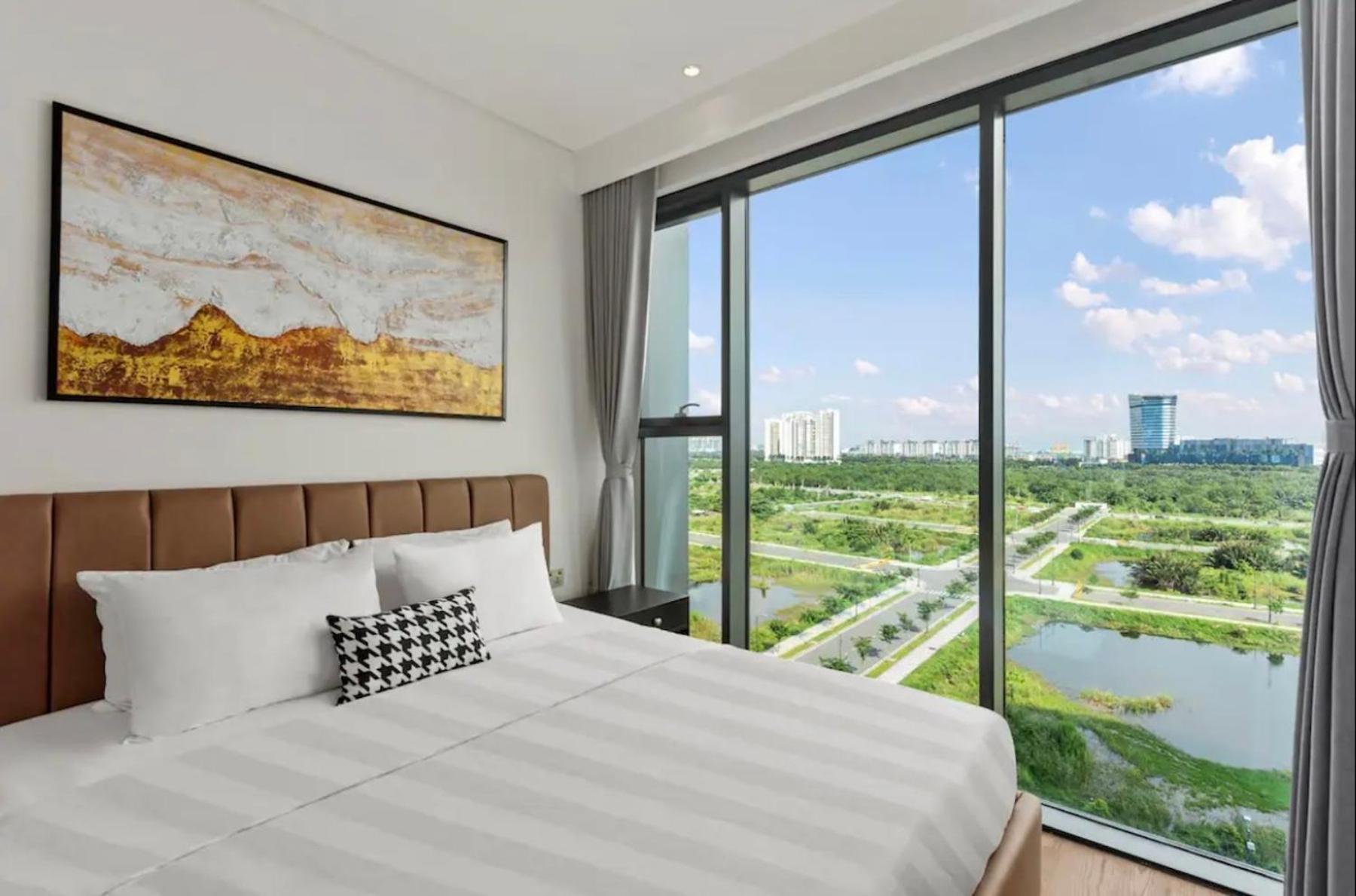 The Crest-Central Saigon Riverside -Free Pool-Gym-Sauna Room-Yoga Room Ho Chi Minh City Exterior photo