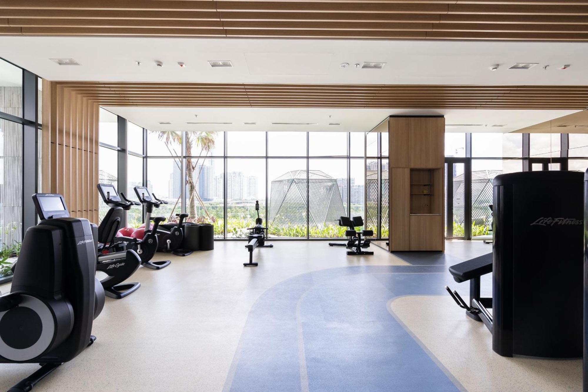 The Crest-Central Saigon Riverside -Free Pool-Gym-Sauna Room-Yoga Room Ho Chi Minh City Exterior photo