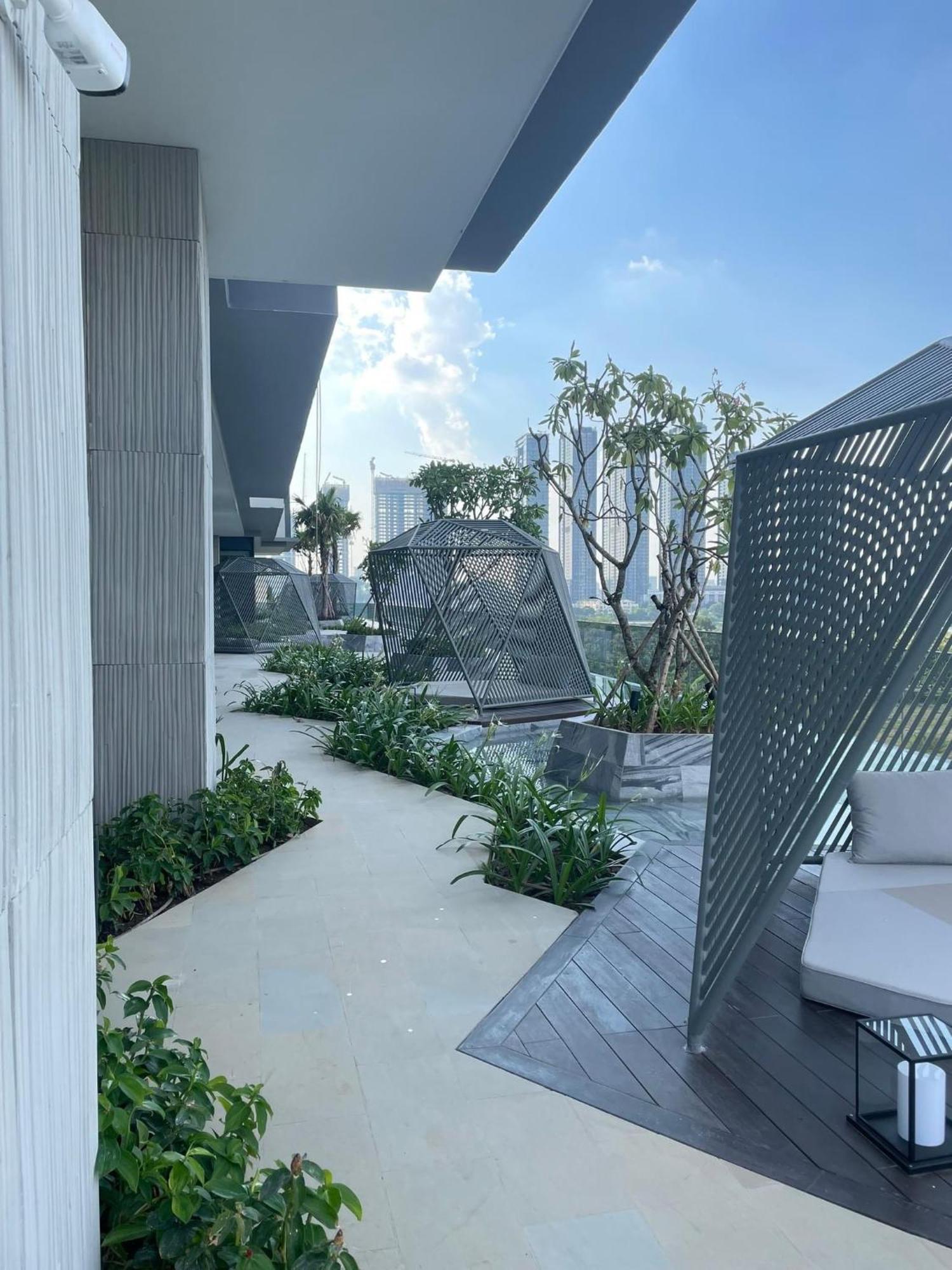 The Crest-Central Saigon Riverside -Free Pool-Gym-Sauna Room-Yoga Room Ho Chi Minh City Exterior photo